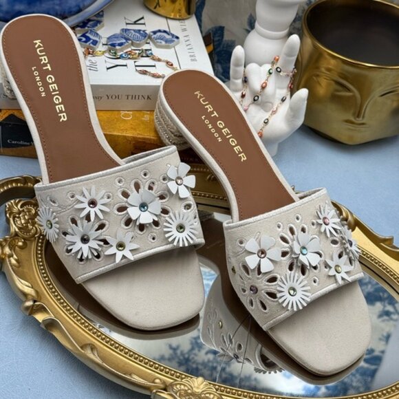 🆕 KURT GEIGER LONDON 🧿 NWOB Flower Power Low Sandal, Bone - Sz 40 US 9 - Picture 5 of 16